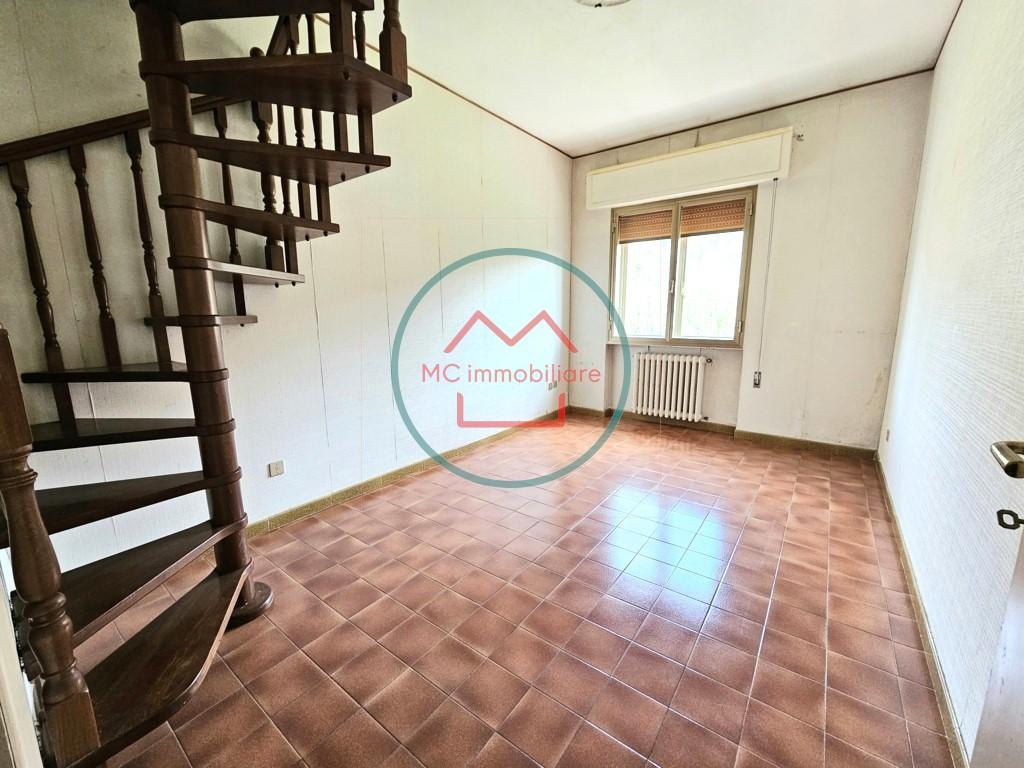 Immagine 3 di Appartamento in vendita  a Montecatini Terme