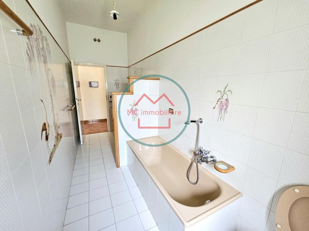 Immagine 9 di Appartamento in vendita  a Montecatini Terme