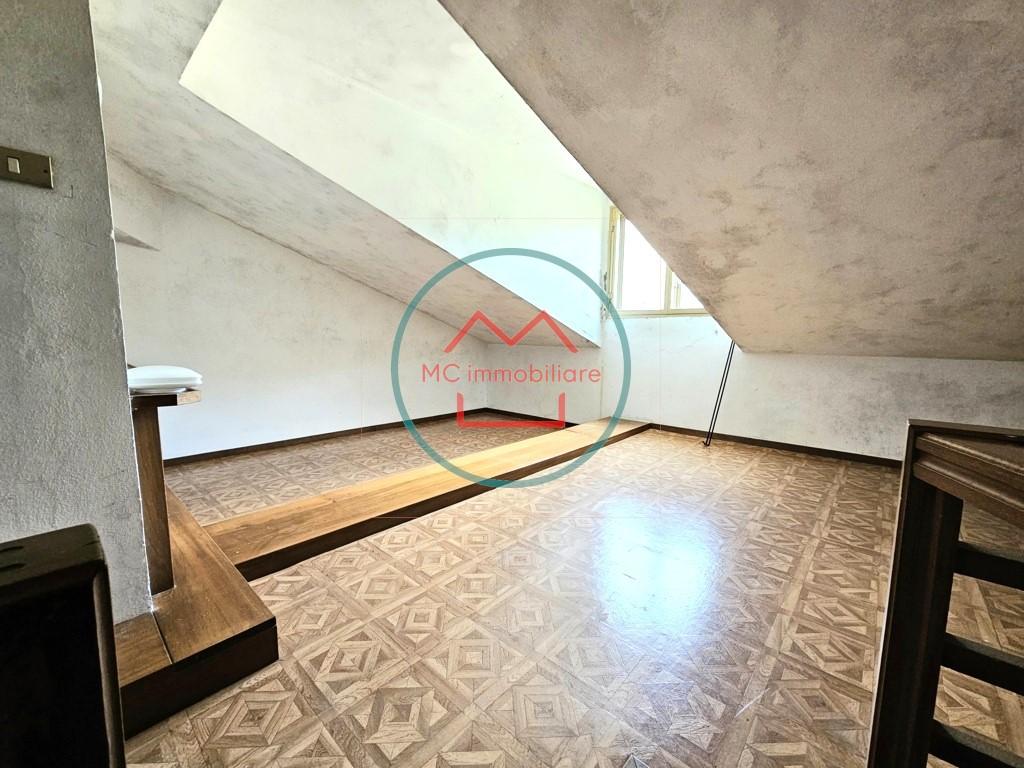 Immagine 5 di Appartamento in vendita  a Montecatini Terme