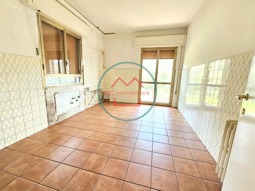 Immagine 2 di Appartamento in vendita  a Montecatini Terme