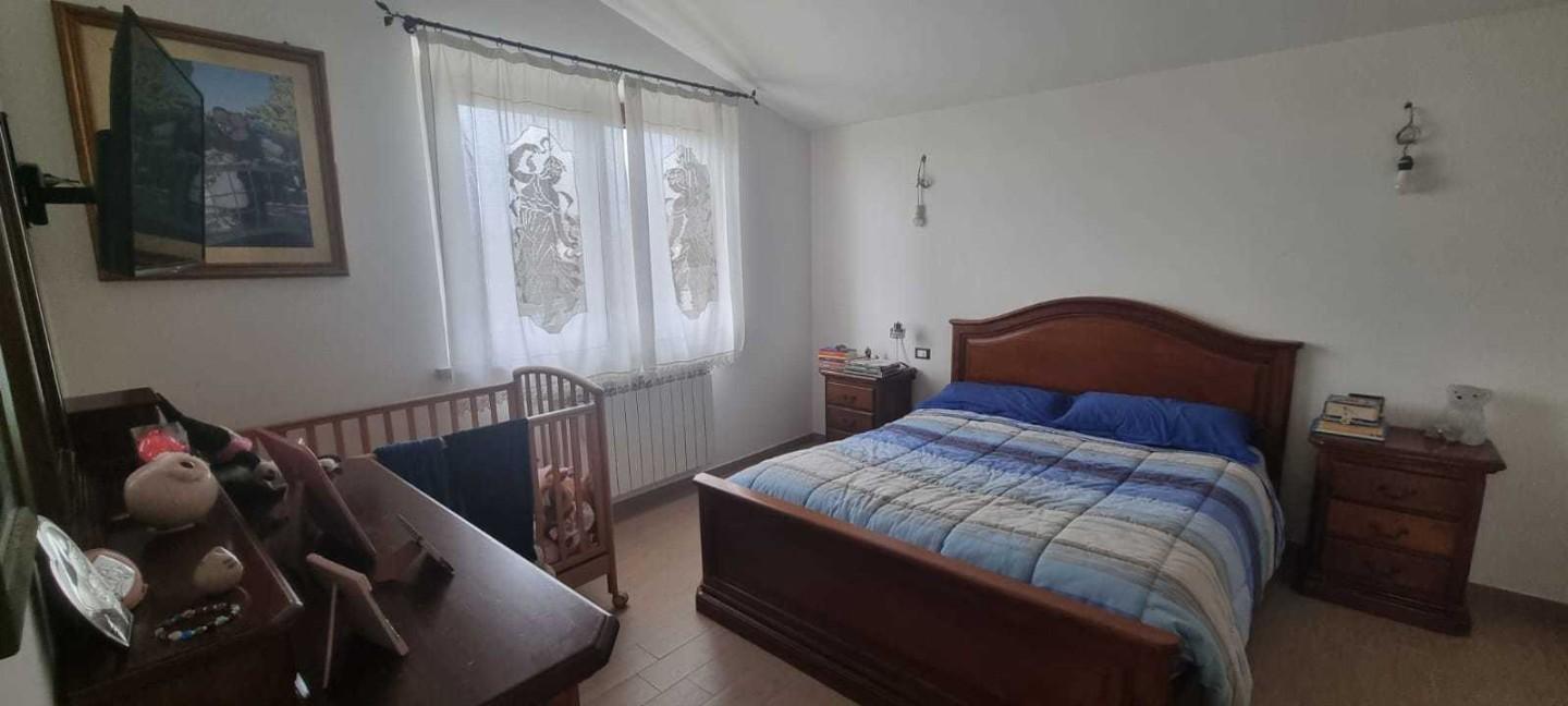 Immagine 15 di Villa in vendita  a Carrara