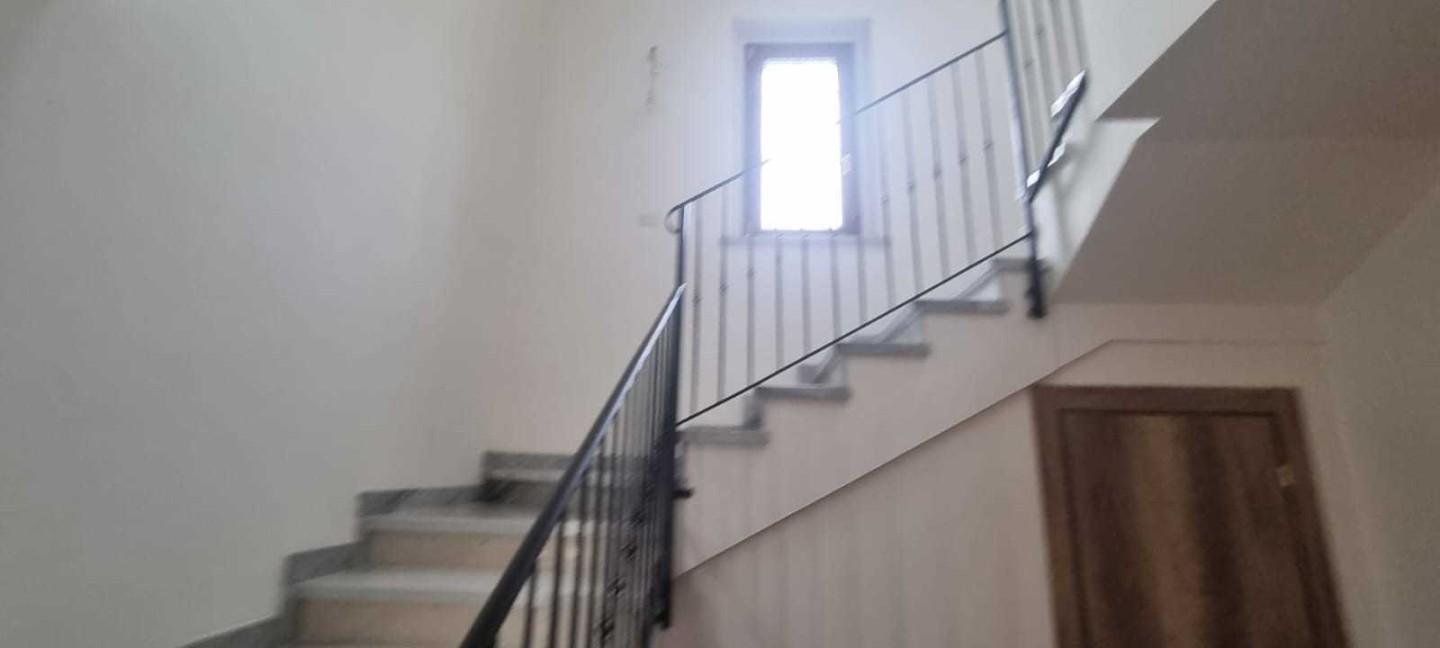 Immagine 12 di Villa in vendita  a Carrara