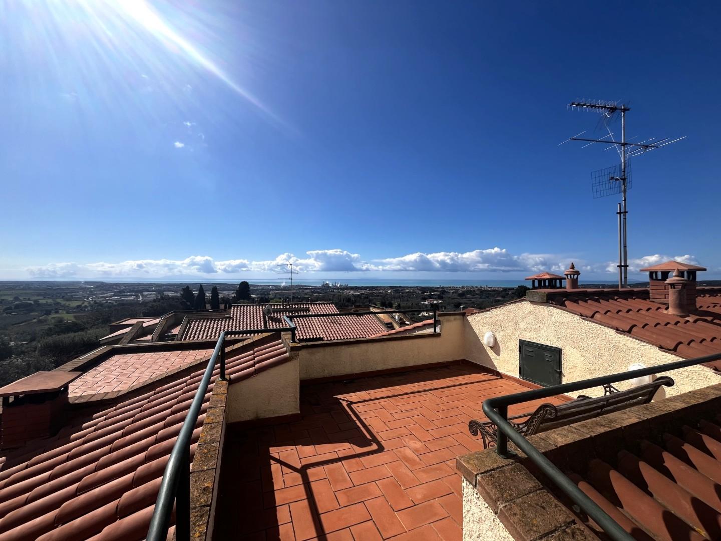 Immagine 30 di Casa bifamiliare in vendita  a Rosignano Marittimo