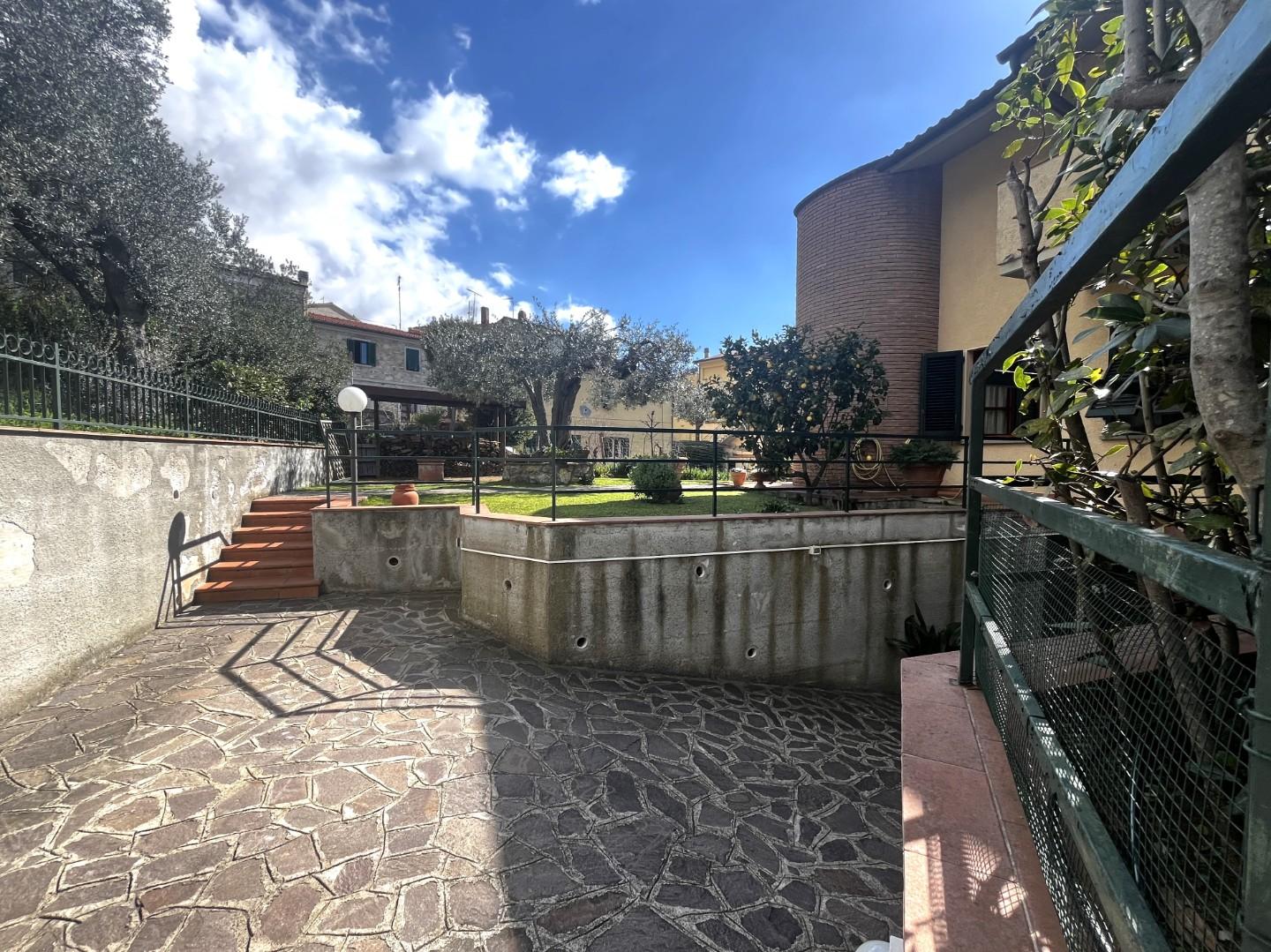 Immagine 38 di Casa bifamiliare in vendita  a Rosignano Marittimo