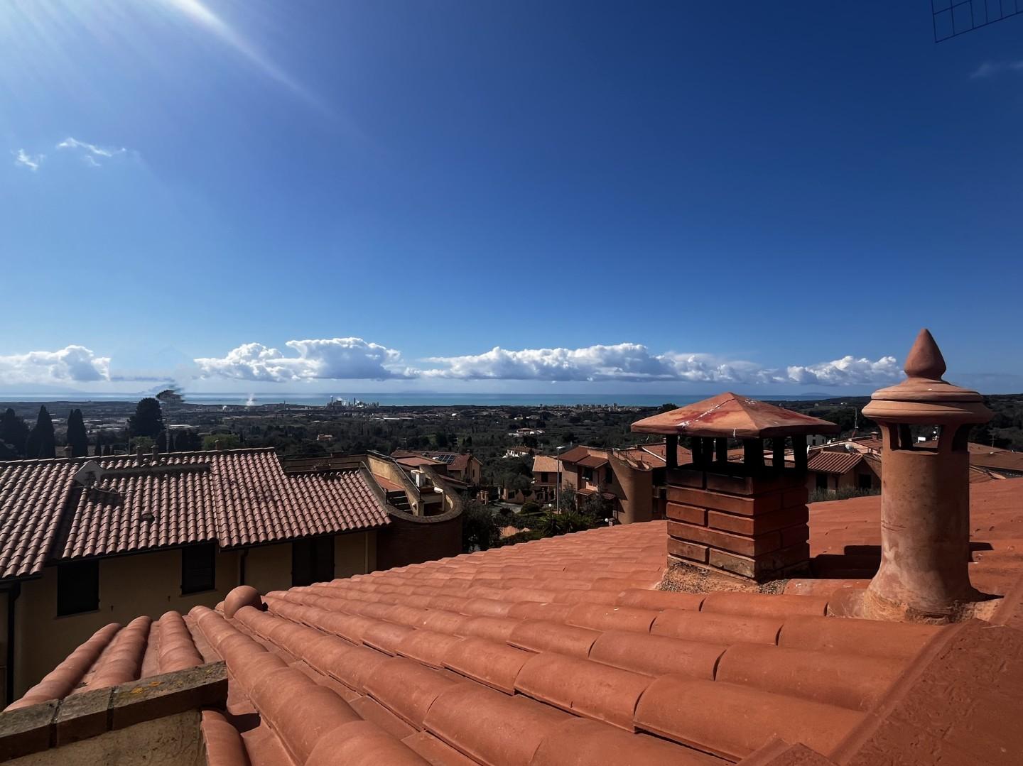 Immagine 32 di Casa bifamiliare in vendita  a Rosignano Marittimo