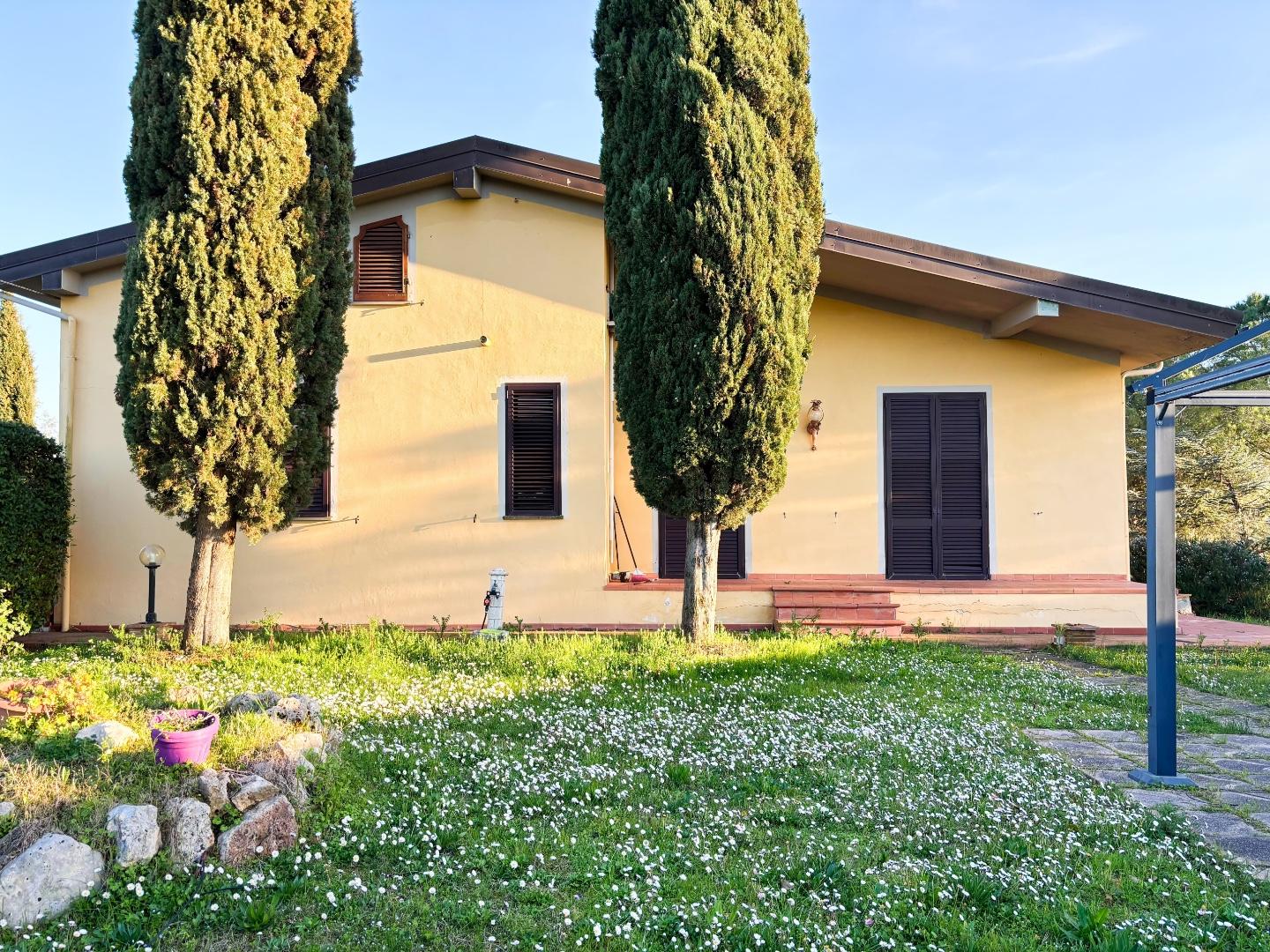 Immagine 9 di Villa in vendita  a Montespertoli