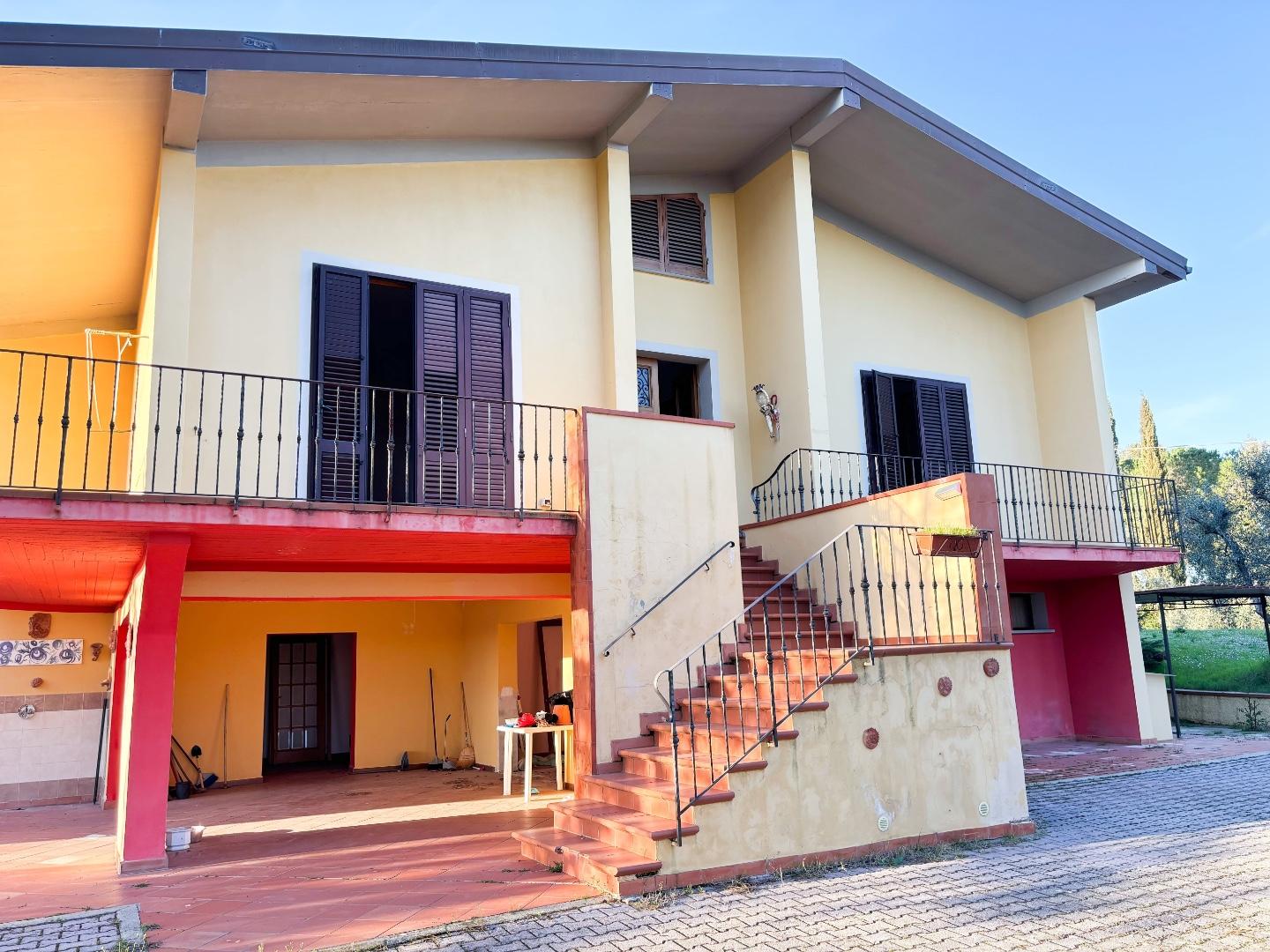 Immagine 23 di Villa in vendita  a Montespertoli