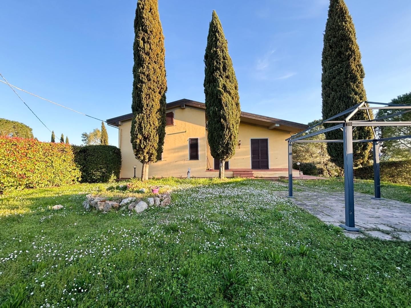 Immagine 10 di Villa in vendita  a Montespertoli