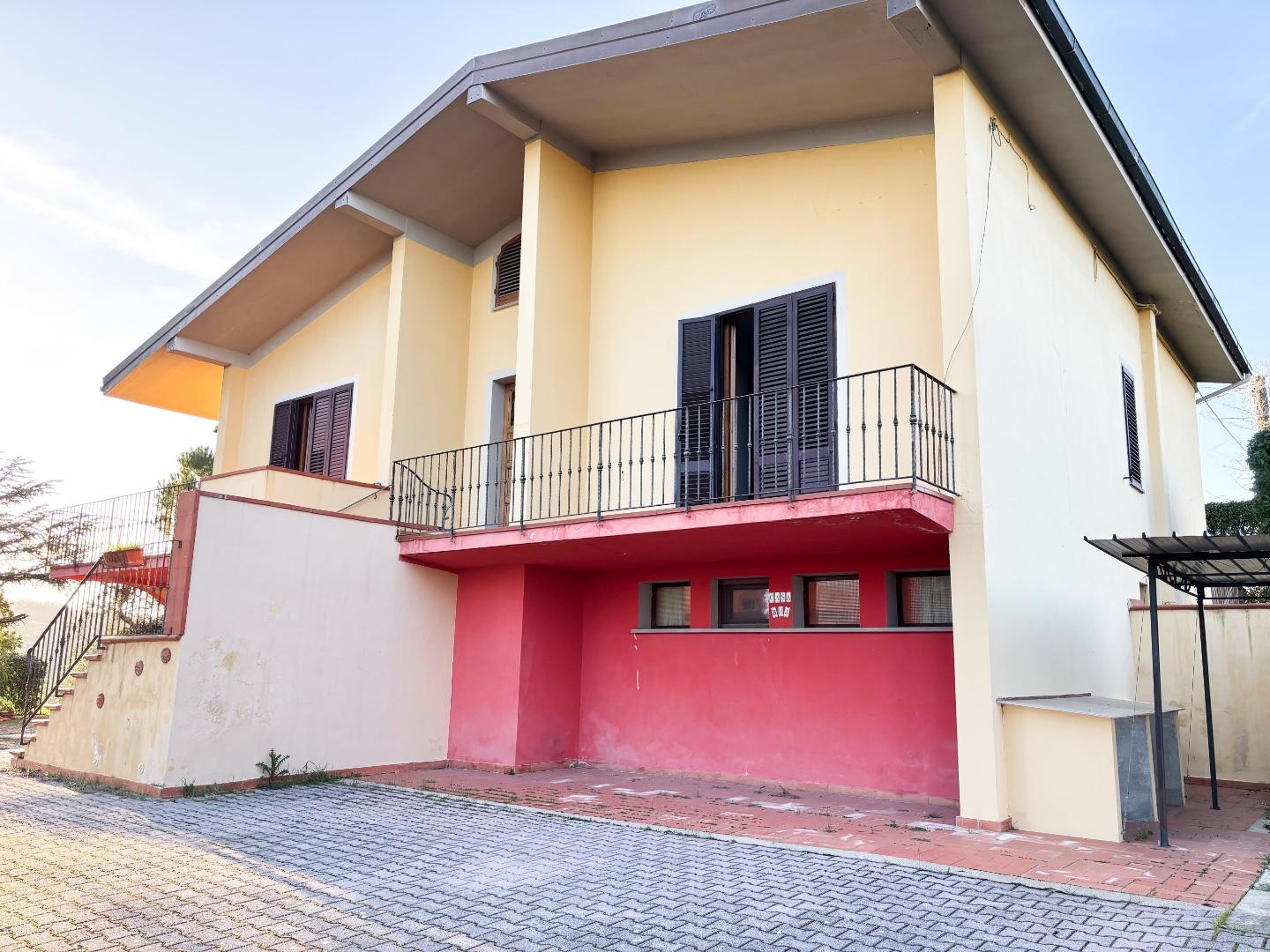 Immagine 26 di Villa in vendita  a Montespertoli