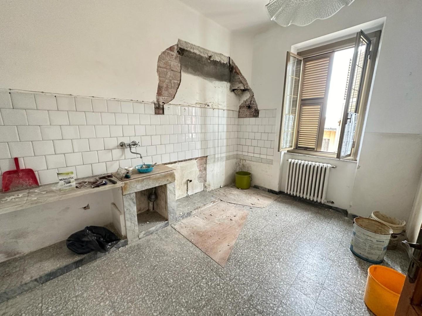 Immagine 42 di Appartamento in vendita  a Ameglia