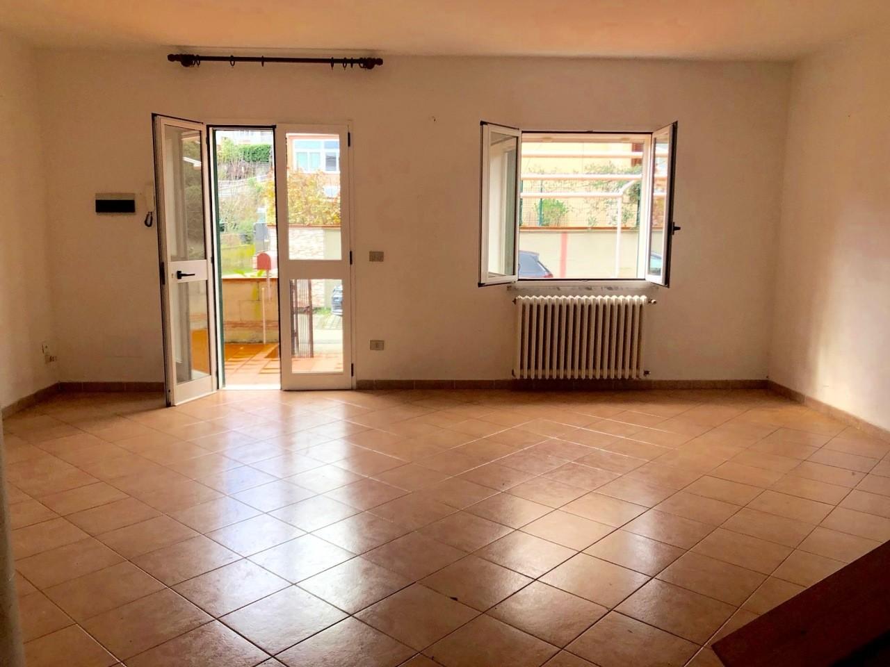 Immagine 22 di Appartamento in vendita  a Ameglia