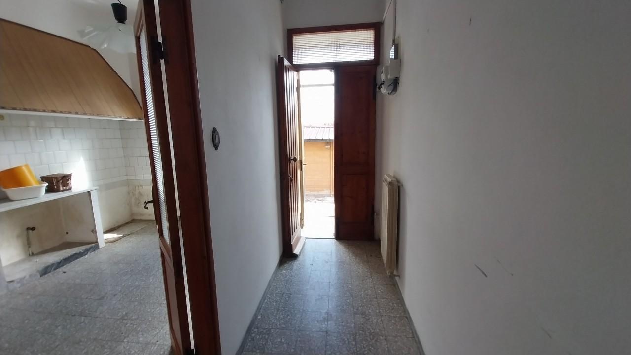 Immagine 6 di Appartamento in vendita  a Ameglia