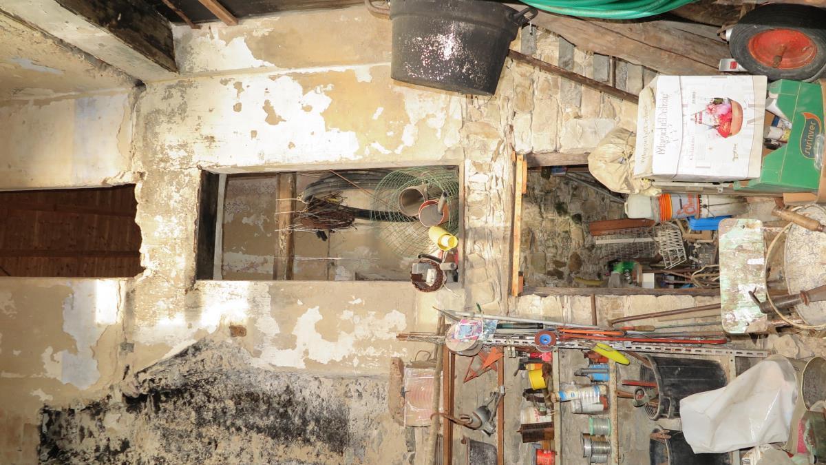 Immagine 41 di Casa colonica in vendita  a Tresana