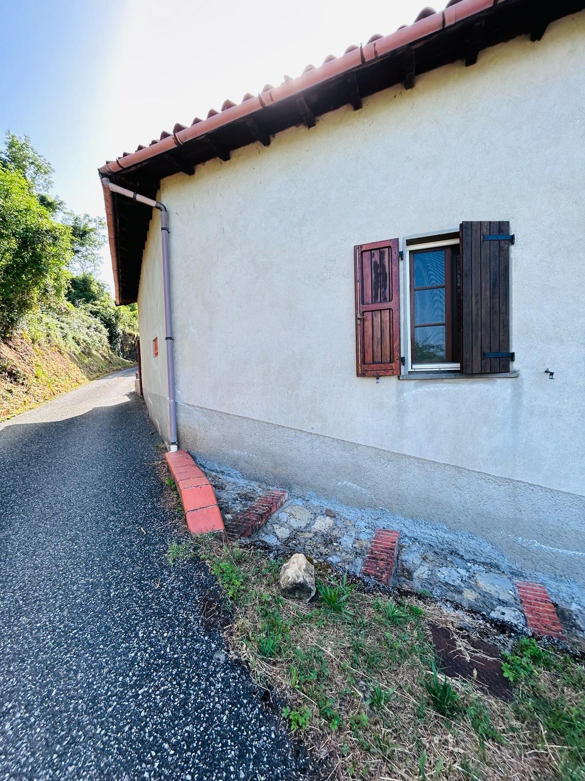 Immagine 3 di Casa colonica in vendita  a Tresana