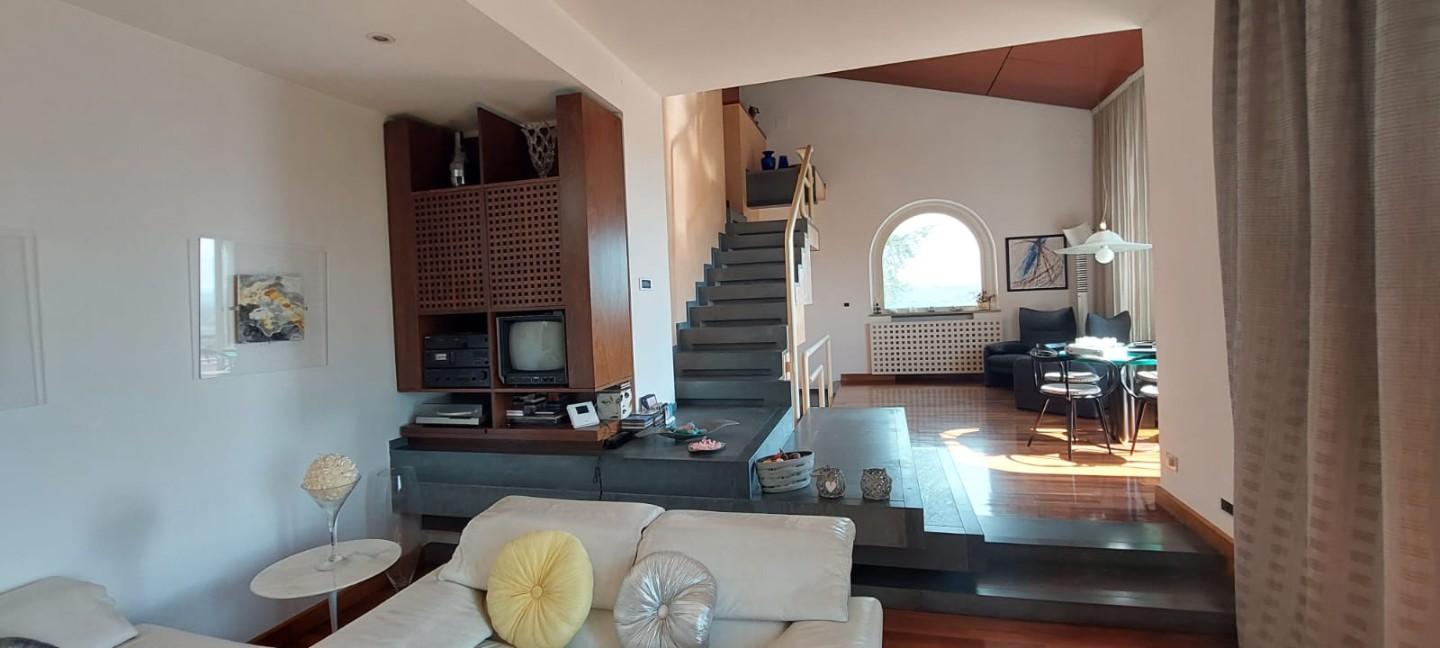 Immagine 15 di Villa in vendita  a Cerreto Guidi