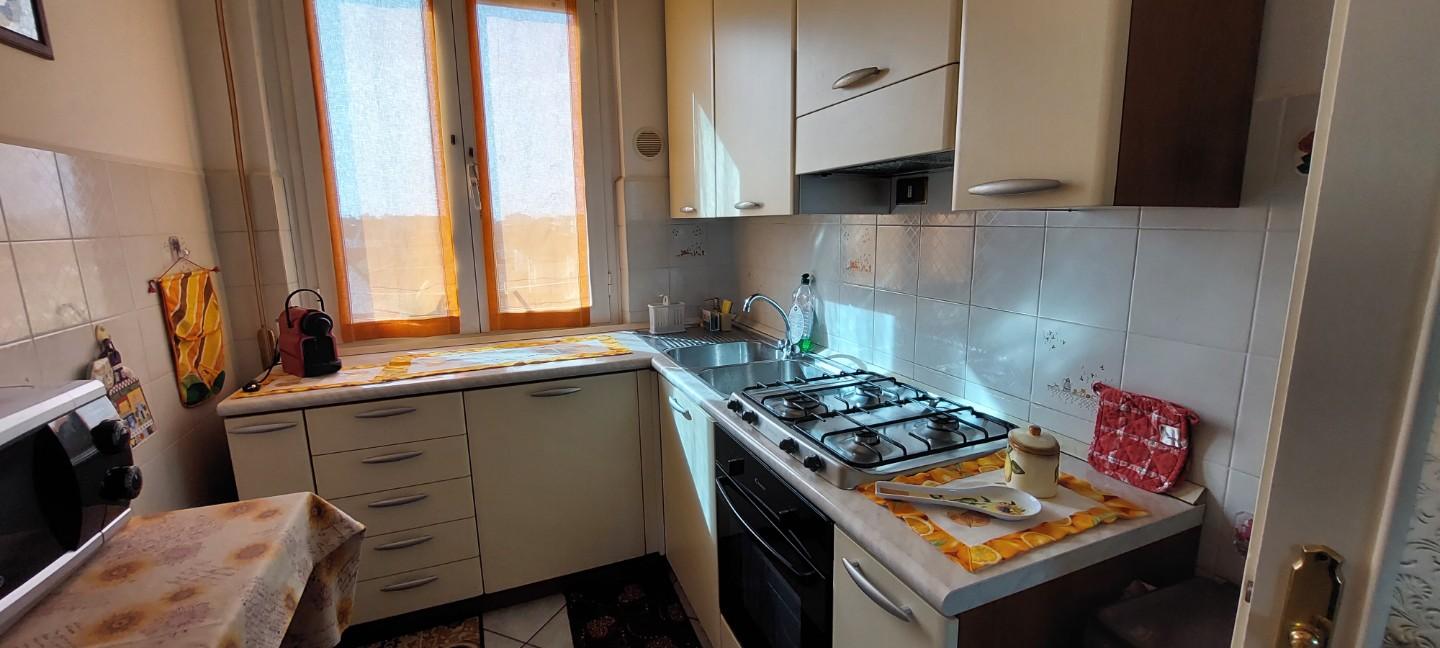 Immagine 9 di Appartamento in vendita  a Viareggio