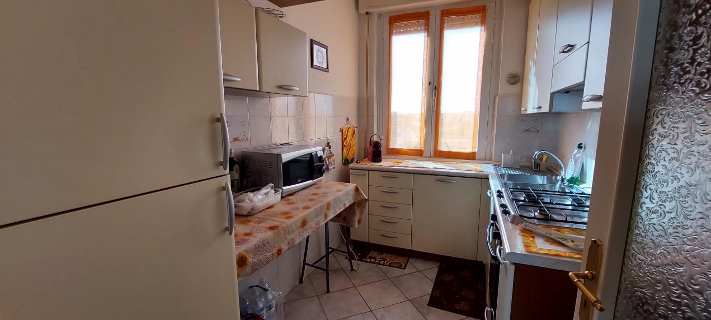 Immagine 8 di Appartamento in vendita  a Viareggio