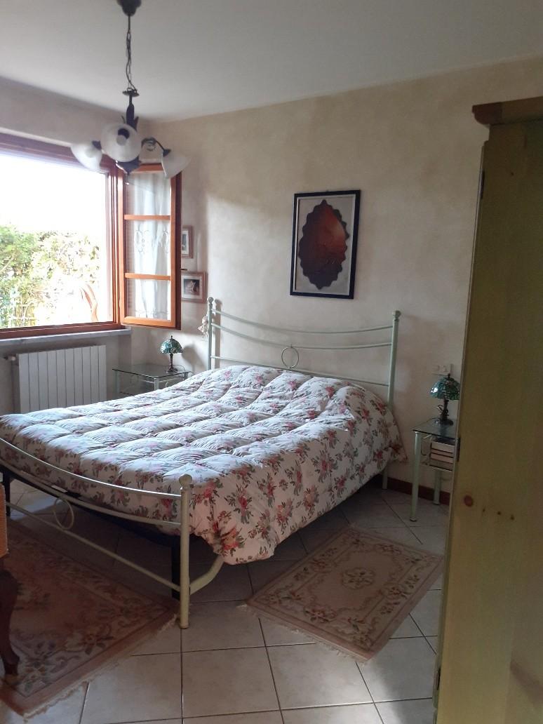 Immagine 14 di Appartamento in vendita  a Massa