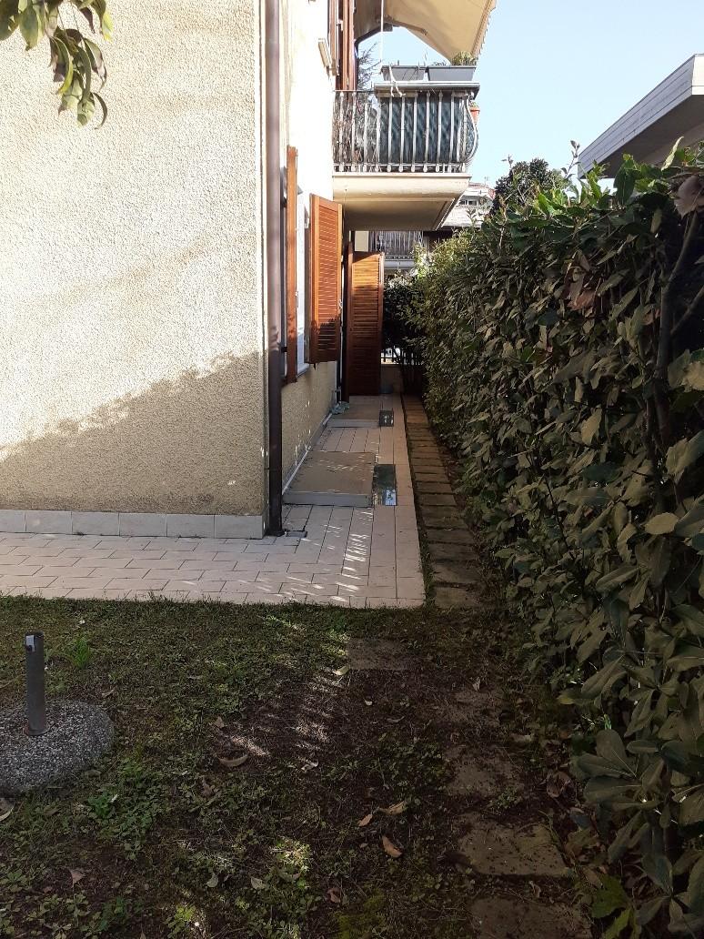 Immagine 5 di Appartamento in vendita  a Massa