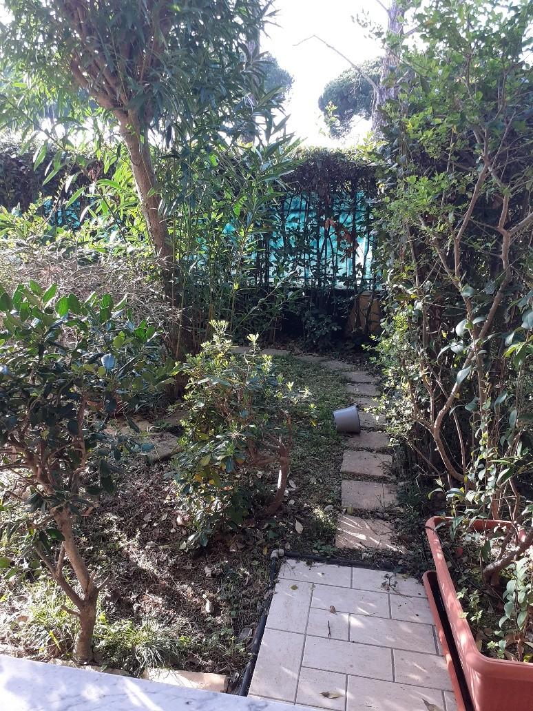 Immagine 18 di Appartamento in vendita  a Massa