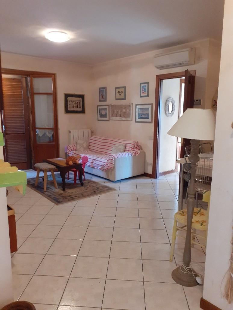 Immagine 21 di Appartamento in vendita  a Massa