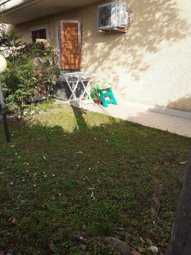 Immagine 1 di Appartamento in vendita  a Massa