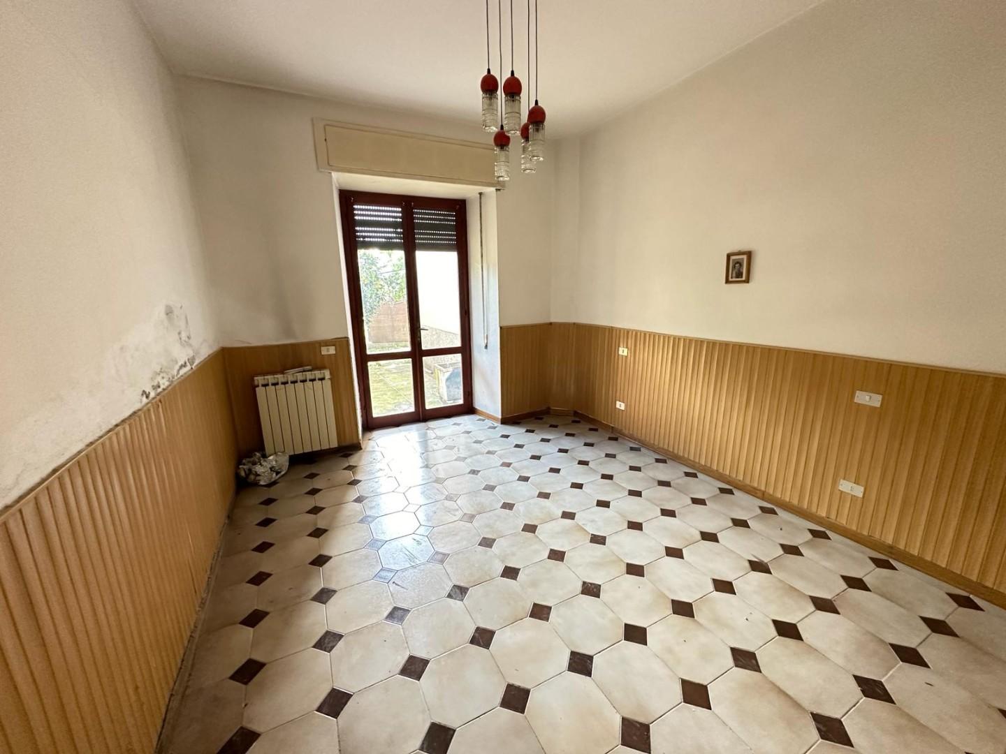 Immagine 20 di Appartamento in vendita  a Sarzana