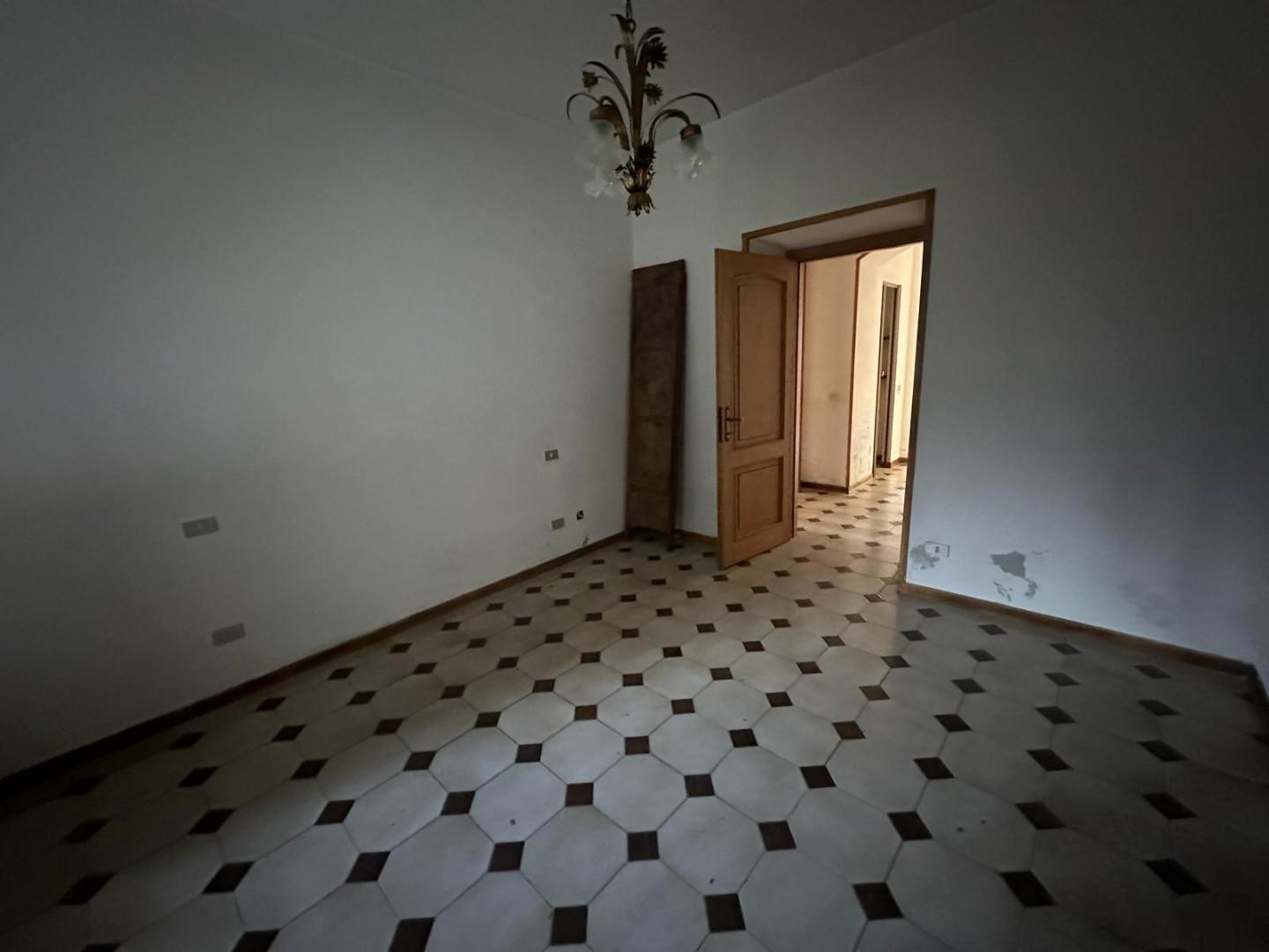 Immagine 16 di Appartamento in vendita  a Sarzana