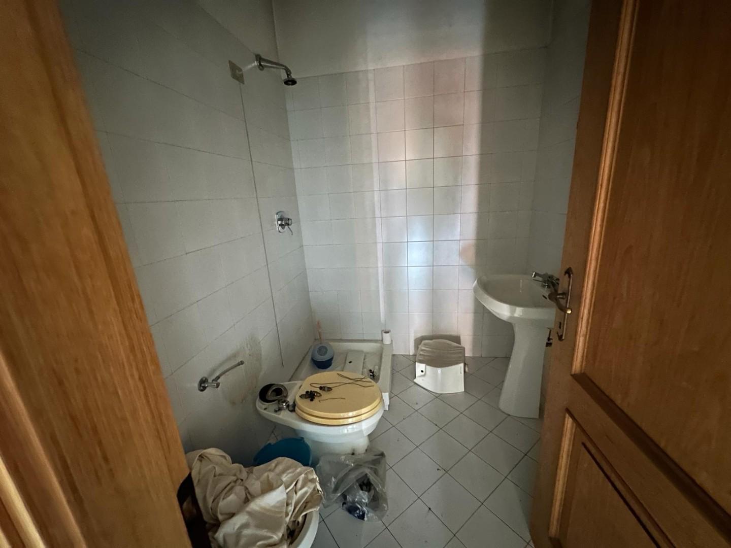 Immagine 23 di Appartamento in vendita  a Sarzana