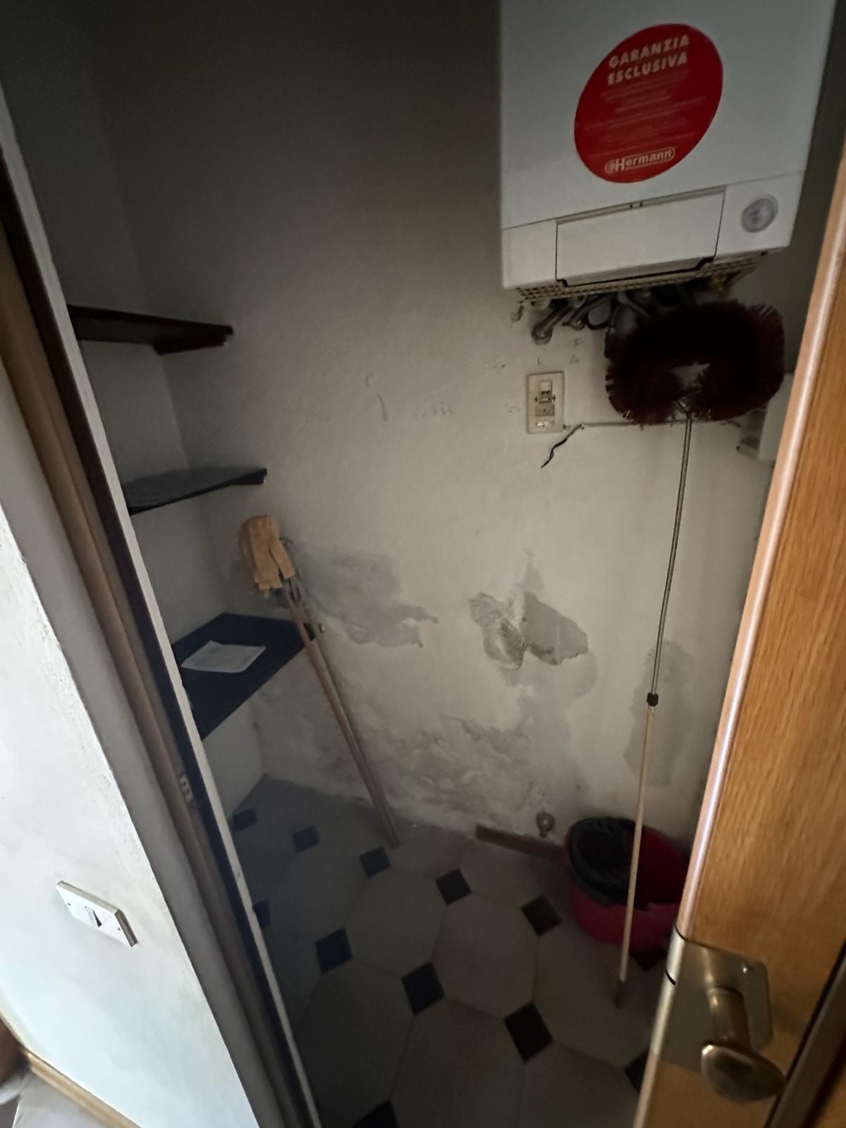 Immagine 25 di Appartamento in vendita  a Sarzana