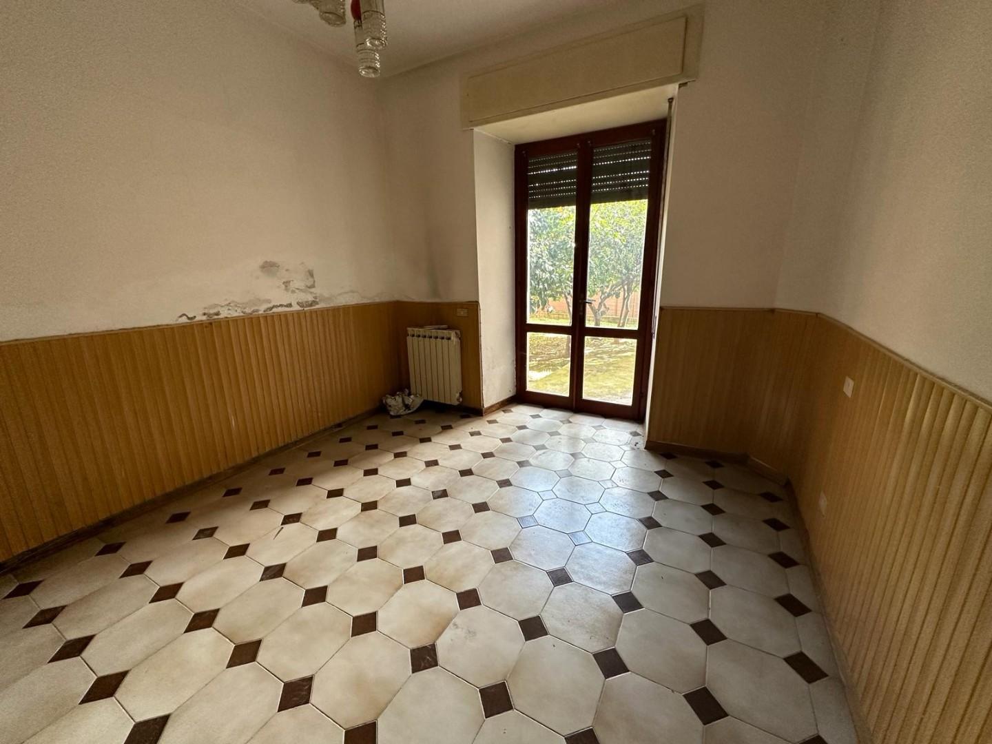 Immagine 21 di Appartamento in vendita  a Sarzana