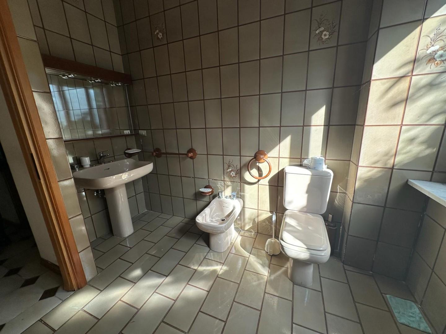 Immagine 19 di Appartamento in vendita  a Sarzana