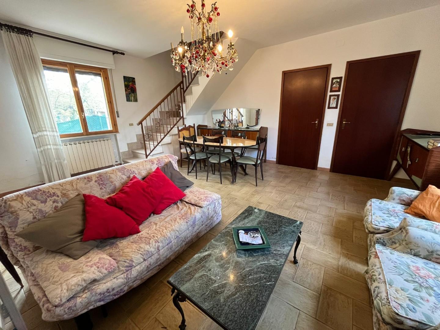 Immagine 8 di Villetta a schiera in vendita  a Crespina Lorenzana