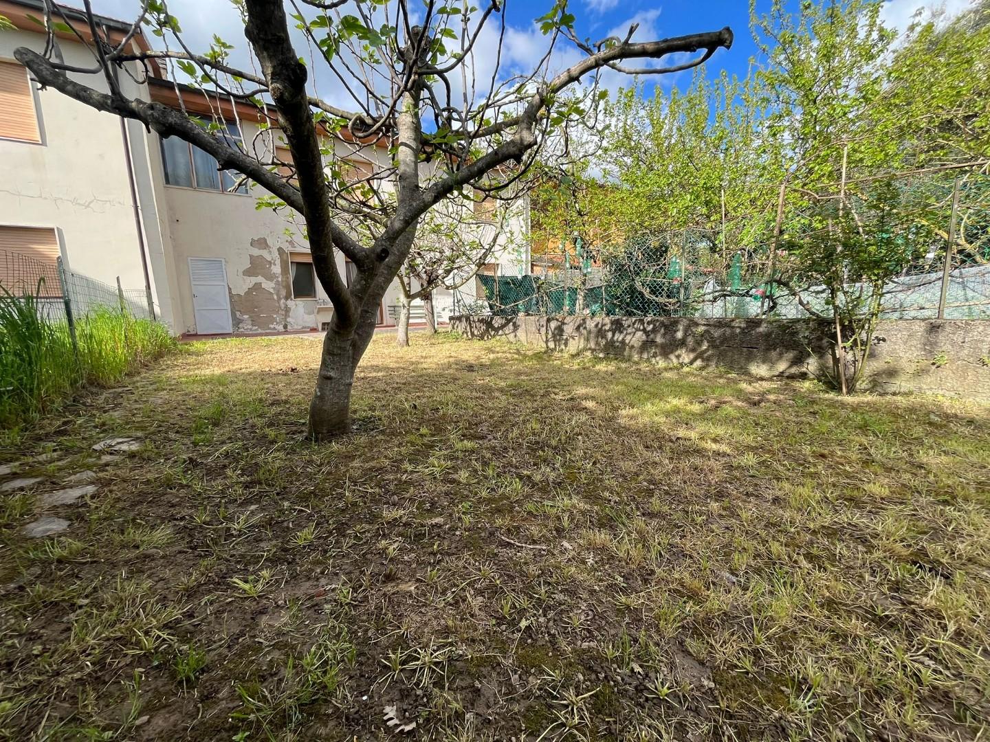 Immagine 26 di Villetta a schiera in vendita  a Crespina Lorenzana