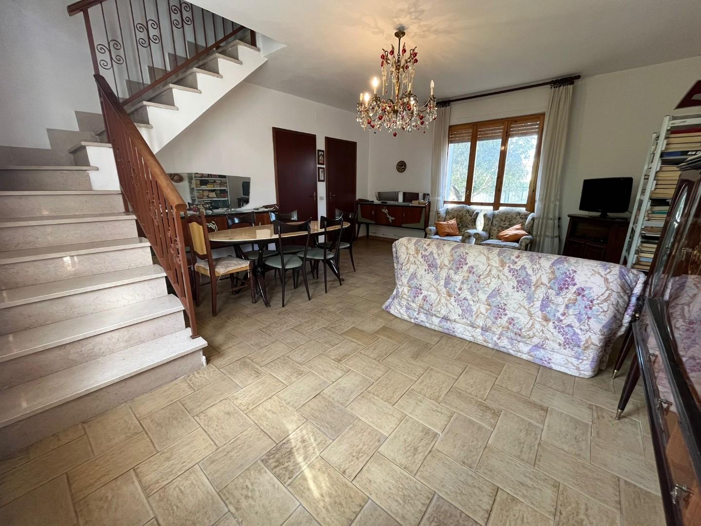 Immagine 10 di Villetta a schiera in vendita  a Crespina Lorenzana