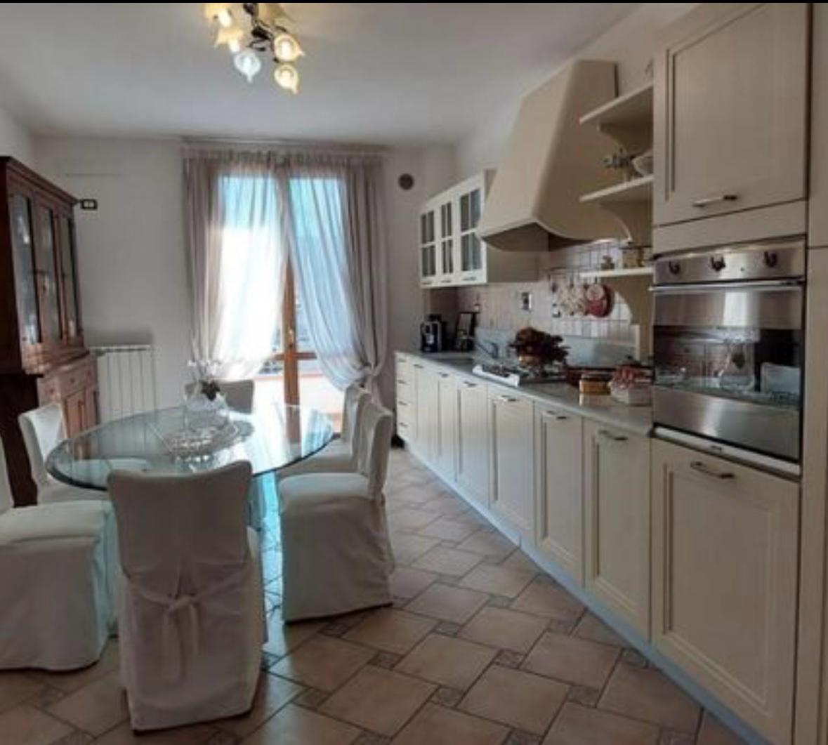 Immagine 13 di Terratetto in vendita  a Capraia E Limite