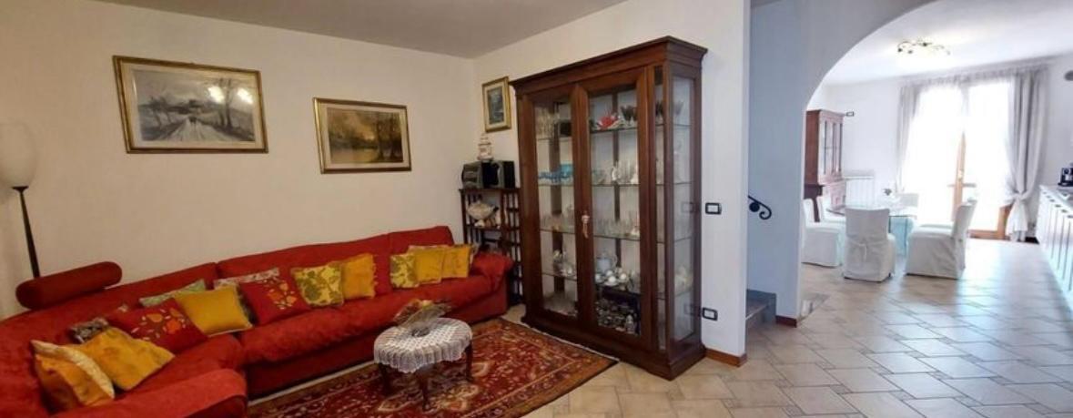 Immagine 12 di Terratetto in vendita  a Capraia E Limite