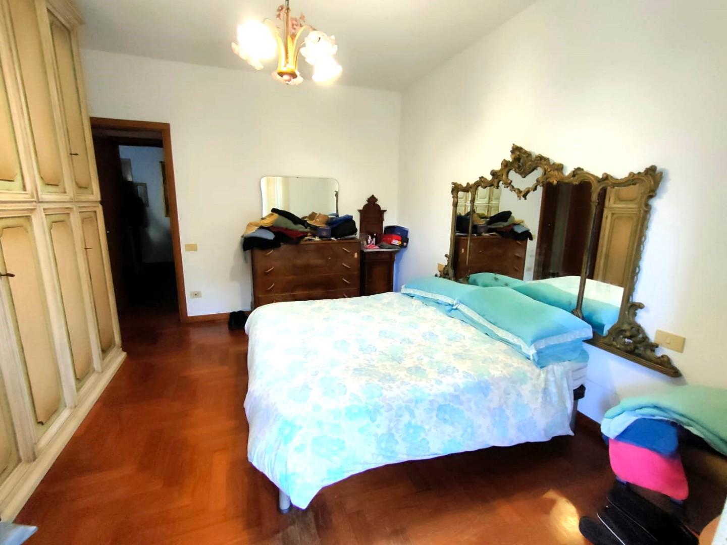 Immagine 7 di Appartamento in vendita  a Massa