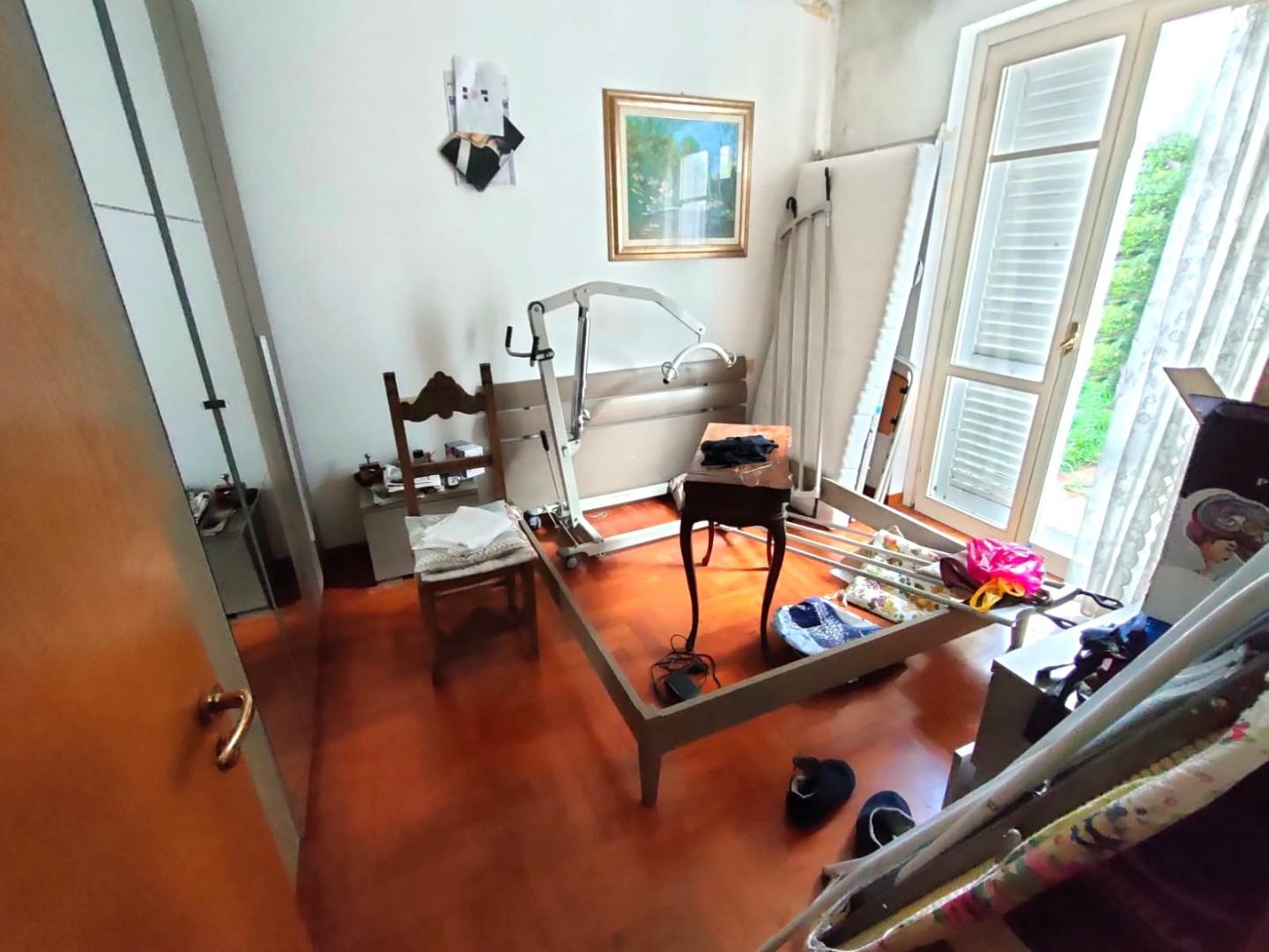 Immagine 9 di Appartamento in vendita  a Massa