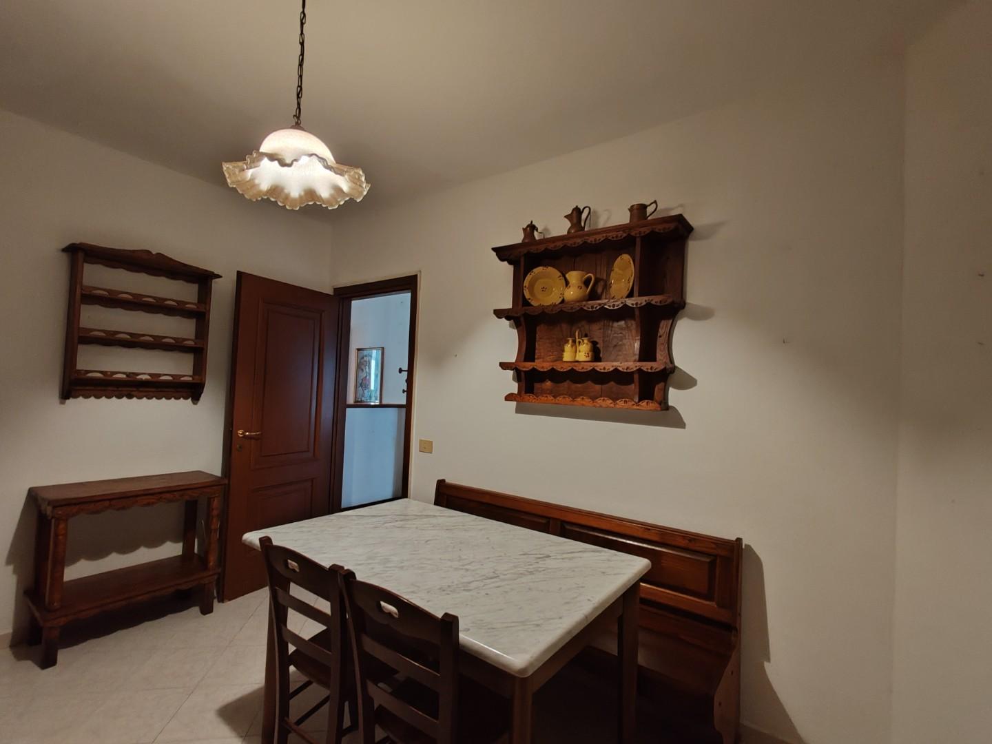 Immagine 3 di Appartamento in vendita  a Montignoso