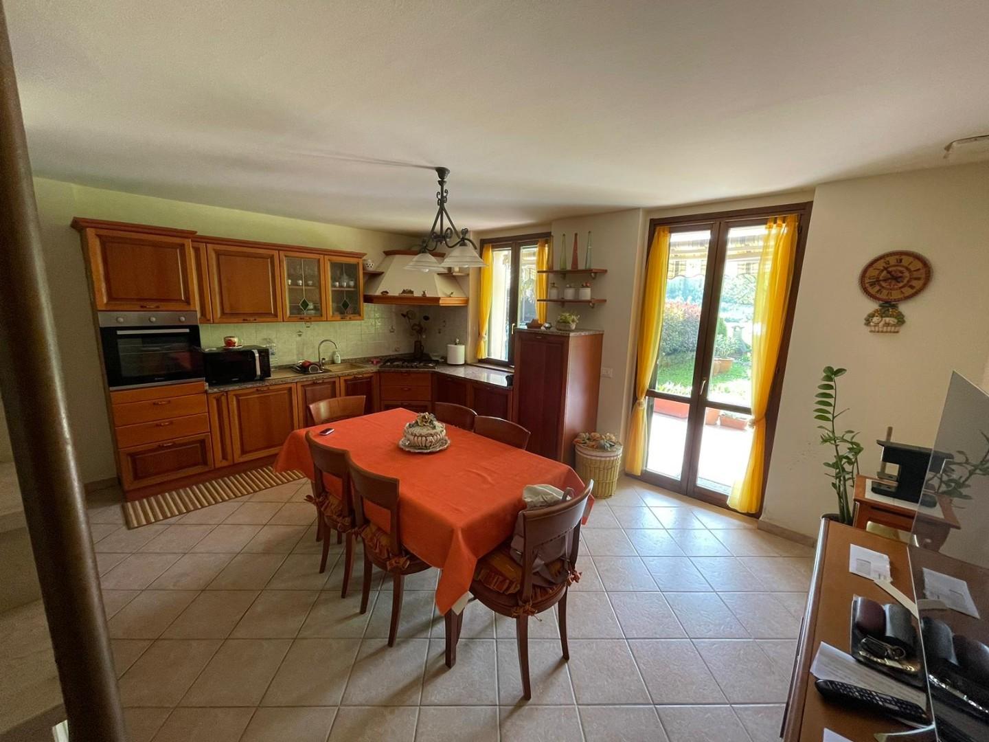 Immagine 15 di Terratetto in vendita  a Fucecchio