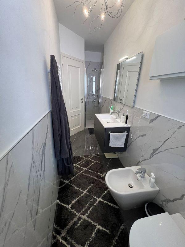 Immagine 16 di Appartamento in vendita  a Massa