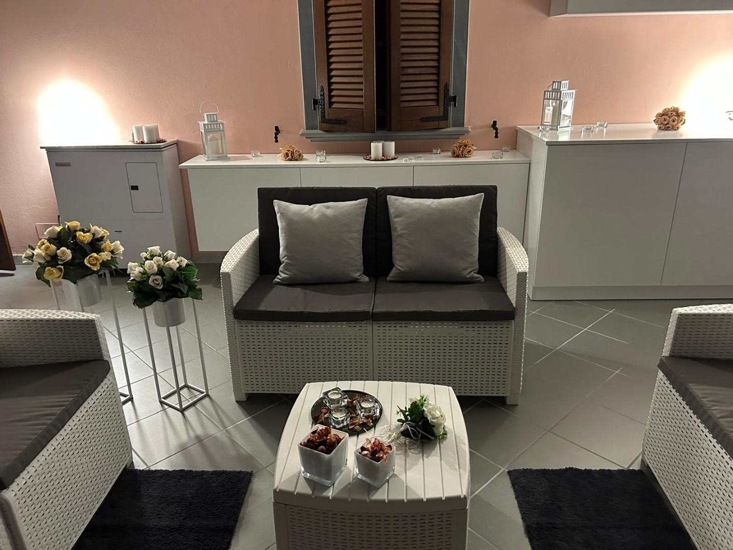 Immagine 1 di Appartamento in vendita  a Massa