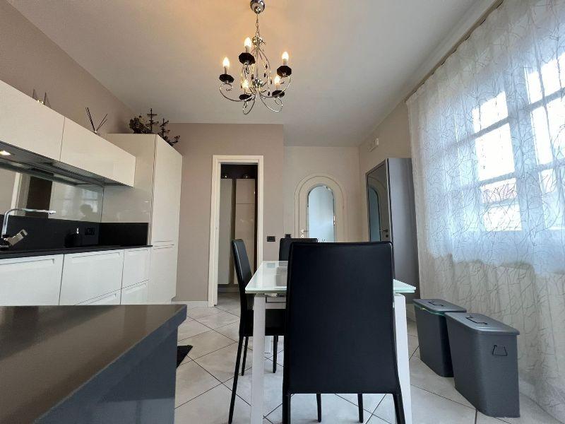 Immagine 7 di Appartamento in vendita  a Massa