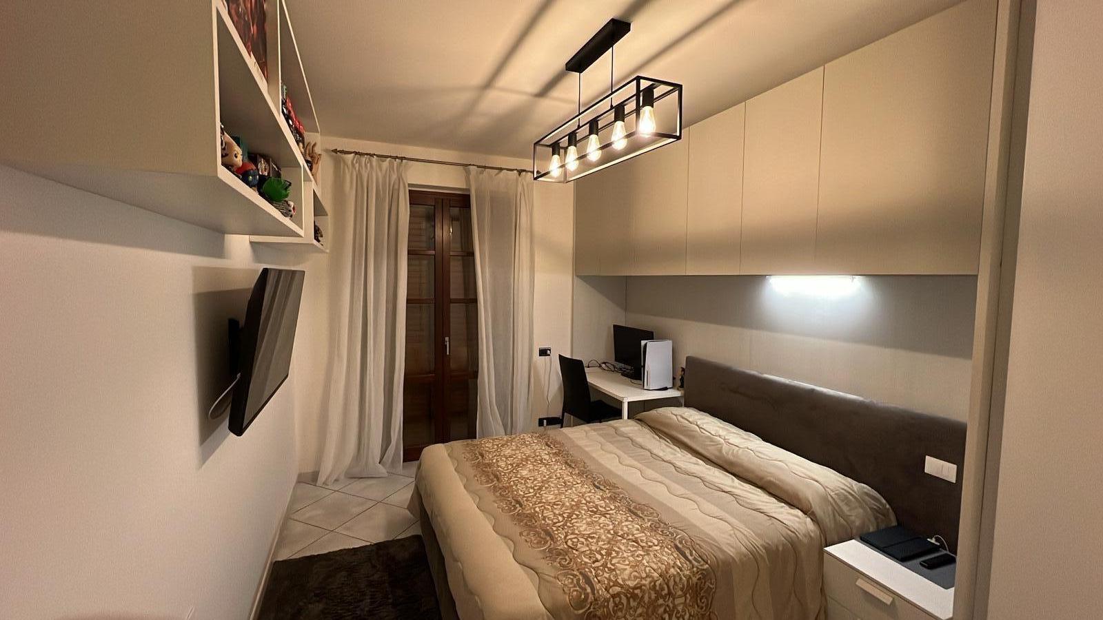 Immagine 11 di Appartamento in vendita  a Massa