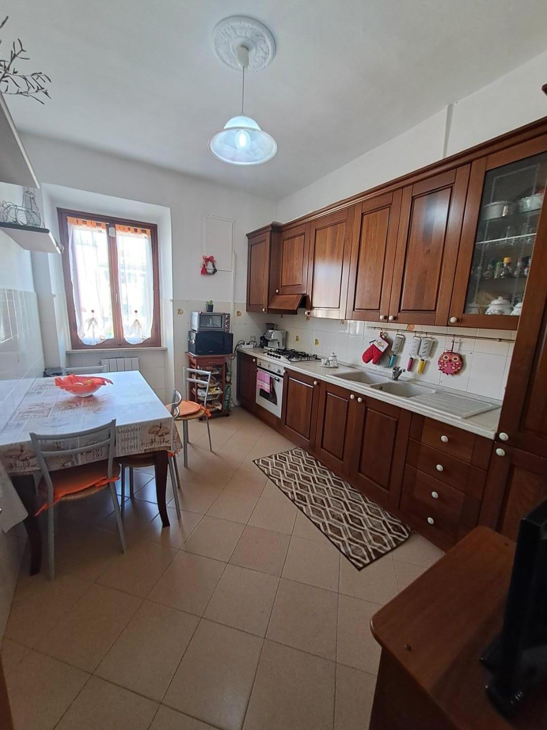 Immagine 14 di Appartamento in vendita  a Livorno