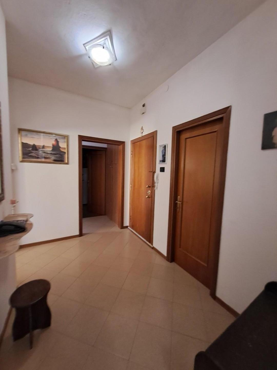 Immagine 33 di Appartamento in vendita  a Livorno