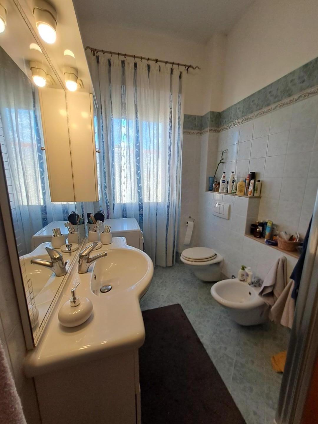 Immagine 35 di Appartamento in vendita  a Livorno