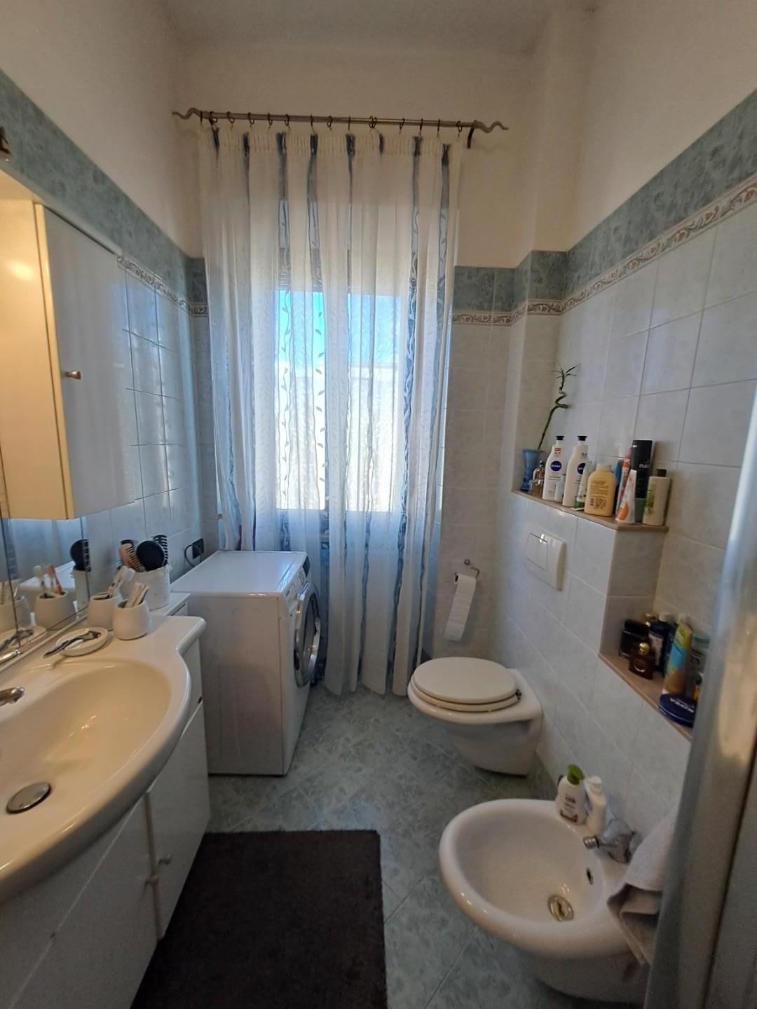 Immagine 37 di Appartamento in vendita  a Livorno