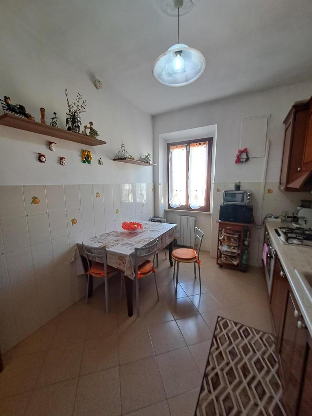 Immagine 8 di Appartamento in vendita  a Livorno